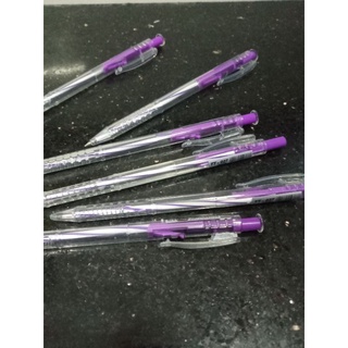 01 cây bút bi 0.7mm ruột tím
