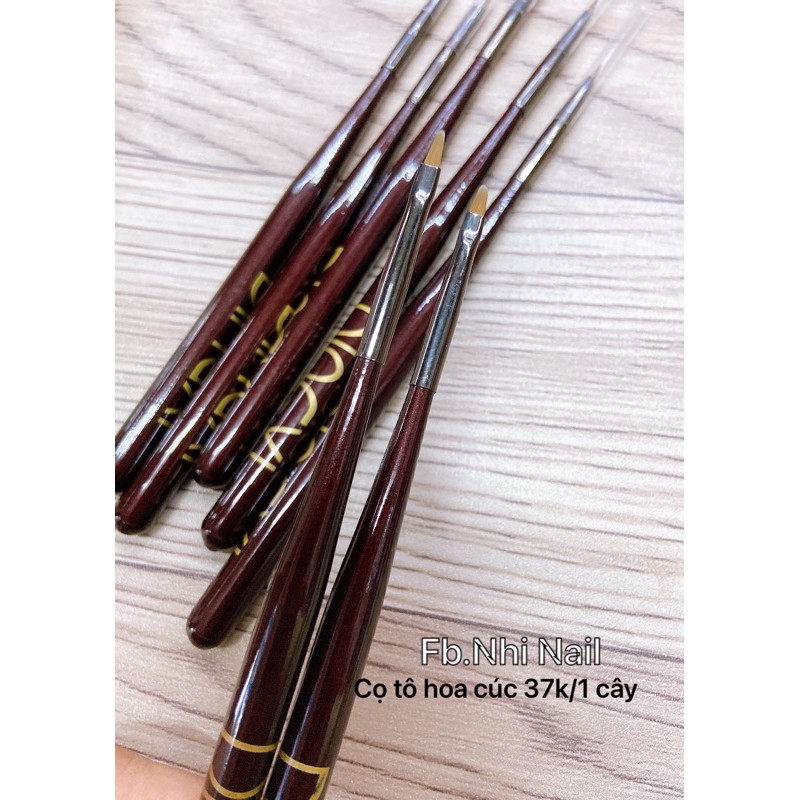 Cọ vẽ hoa cúc,hoặc tô chuẩn đẹp 40k/cây