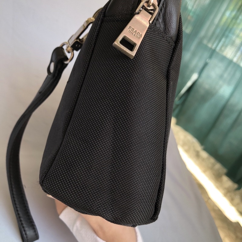 Túi chuẩn si. Túi qua sử dụng. Khách vui lòng xem hình nếu muốn biết thêm thông tin sản phẩm mời khách vô chat . Thanks.