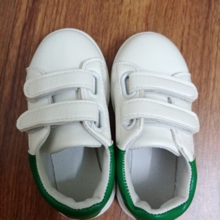 Giầy thể thao thao trẻ em
