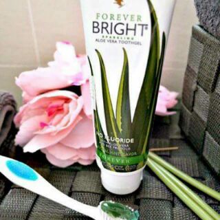 Combo 7 kem đánh răng FOREVER BRIGHIT lô hội (130g/tuýp)
