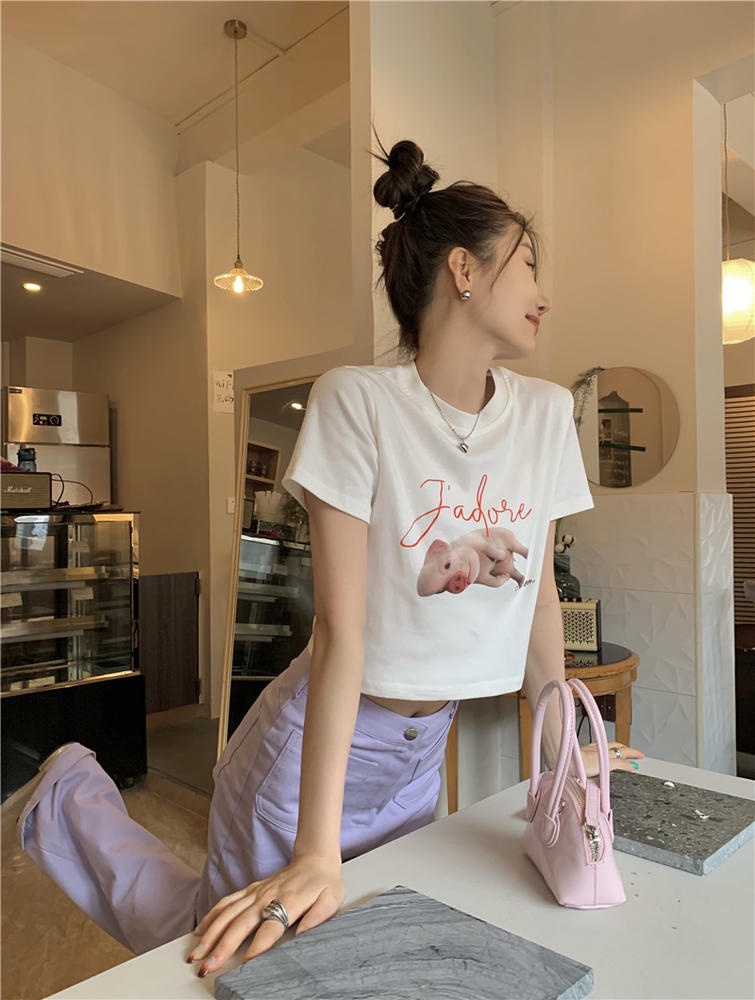 Áo Thun Nữ Tay Ngắn In Hình Heo Nhìn Ra Ngoài 50925