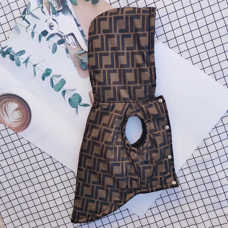 ÁO KHOÁC CỤT TAY FENDI dành cho thú cưng