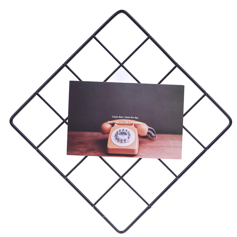 Bộ Khung Lưới Với Màn Hình Treo Tường