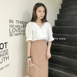 Chân váy midi xẻ bên