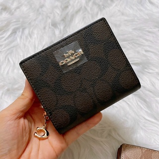 ví  Coach dư xịn