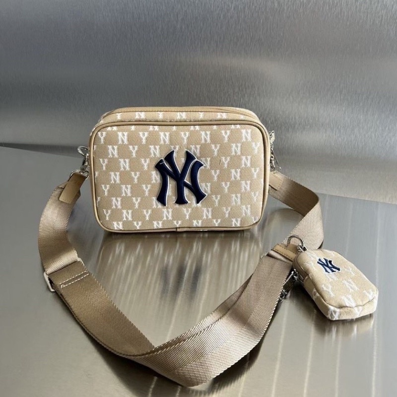 Túi đeo chéo MLB vải monogram size 18