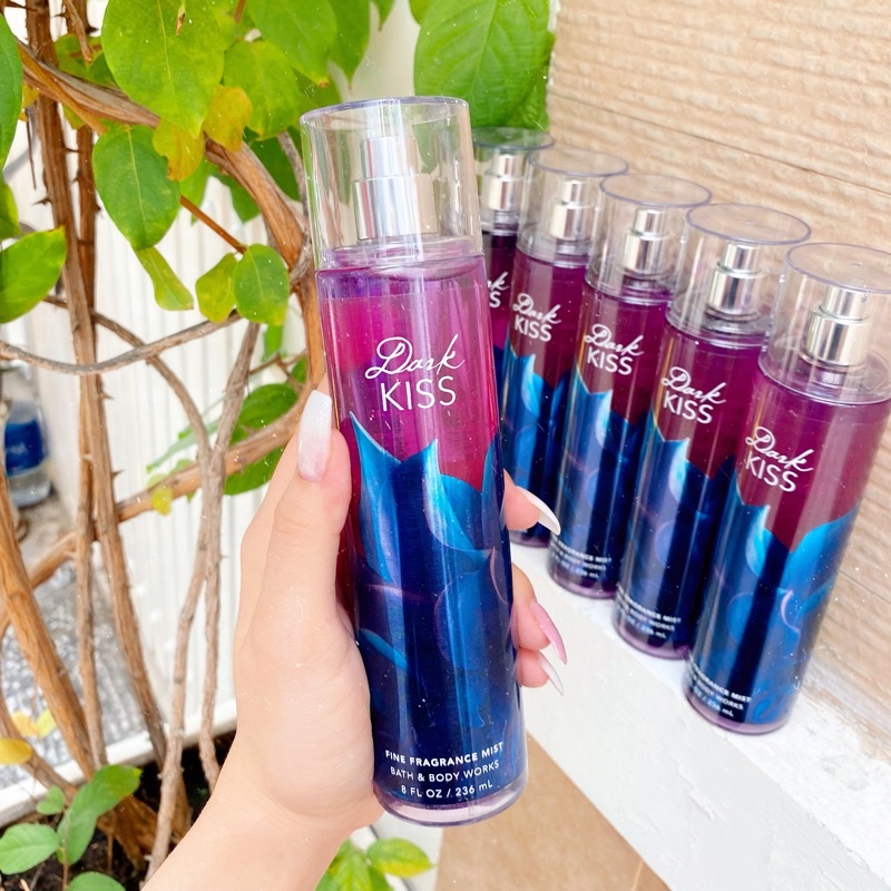 Xịt thơm Bath and Body Works - Dark Kiss ( 236mL )