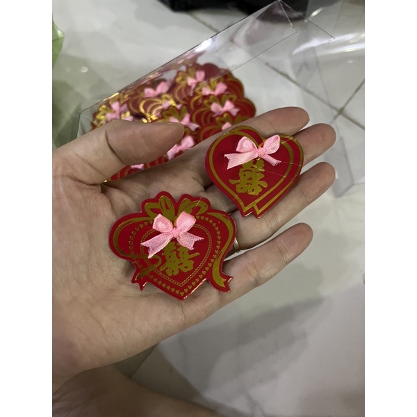 Tim nơ cài áo đám cưới