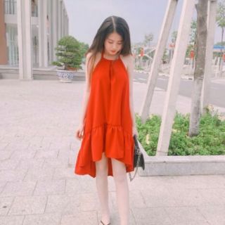 đầm suông yếm hở lung