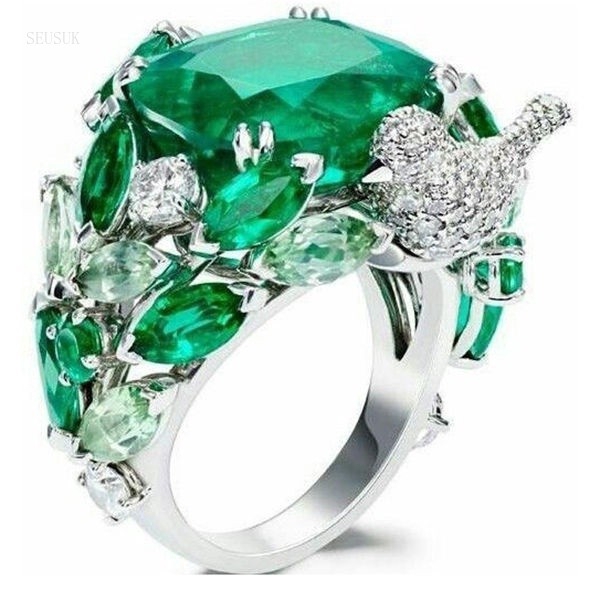 Nhẫn đính đá Topaz giả sang trọng dành cho nữ