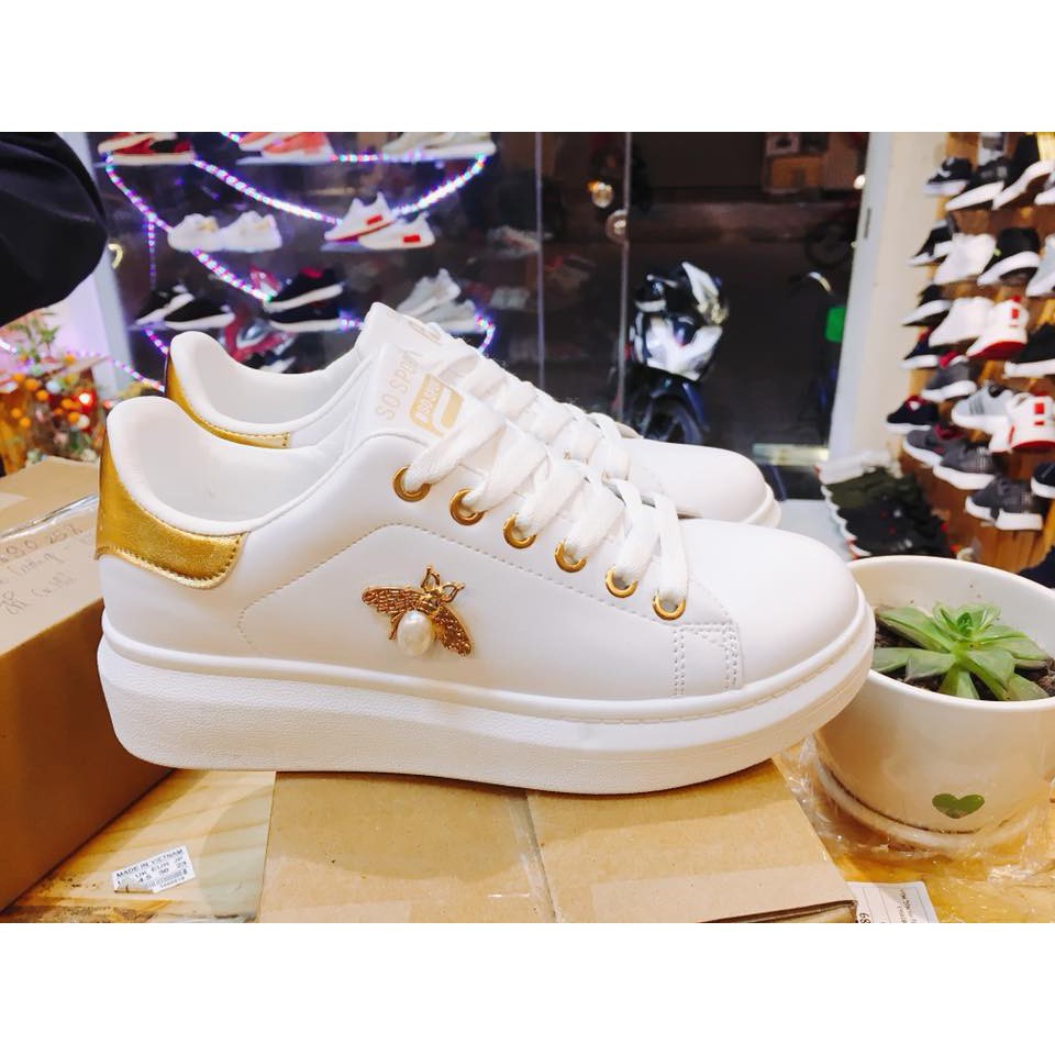 Giày sneaker độn đế trắng | con ong vàng