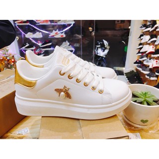 Giày sneaker độn đế trắng | con ong vàng