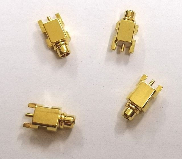 Đầu jack MMCX 3 chân hàn dây nối tại nghe DIY