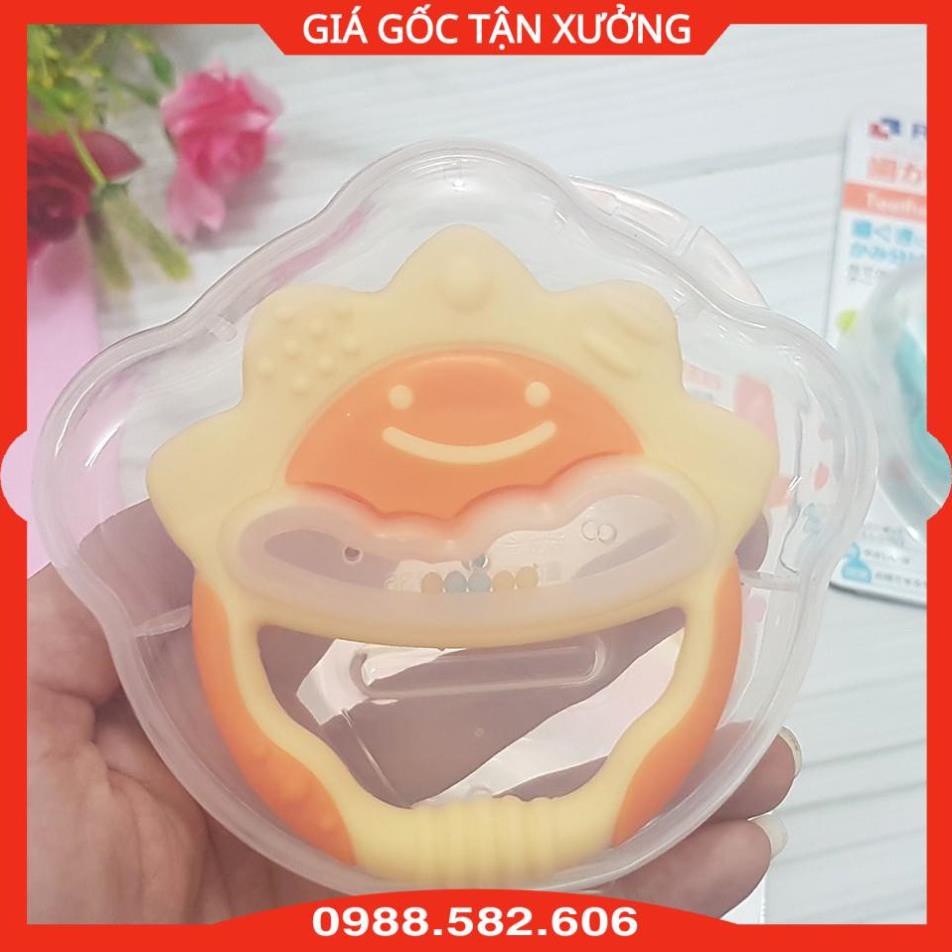 Gặm Nướu  Cho Bé Có Xúc Xắc Richell Có Kèm Hộp Đựng Tiện Lợi - 4973655423035