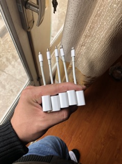 Cáp chuyển đổi Apple Lightning to VGA (MD825AM/A)