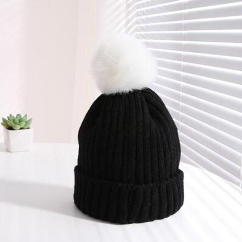 Mũ beanie Trùm Đầu Màu Trơn Đính Quả Cầu Lông Xinh Xắn Cho Bé