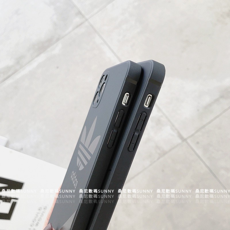 Ốp lưng IPhone cạnh vuông chữ Nike vs Adidas 6/6s/6plus/6s/7/8/7plus/8plus/x/xs/xs max/11/12/13/14/pro/max/plus/promax B