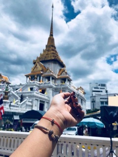 Vòng chỉ đỏ kim vàng