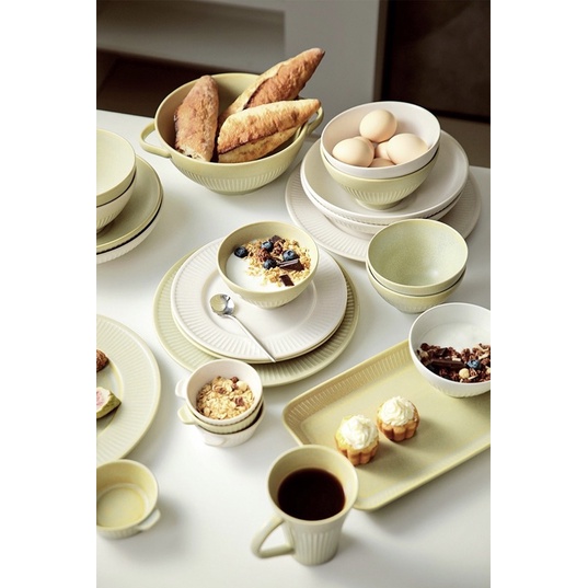 Bộ bát đĩa gốm xanh bơ mix trắng vân sọc phong cách Bắc Âu