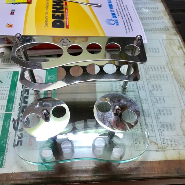 Kệ Treo Kem Đánh Răng và Bàn Chải