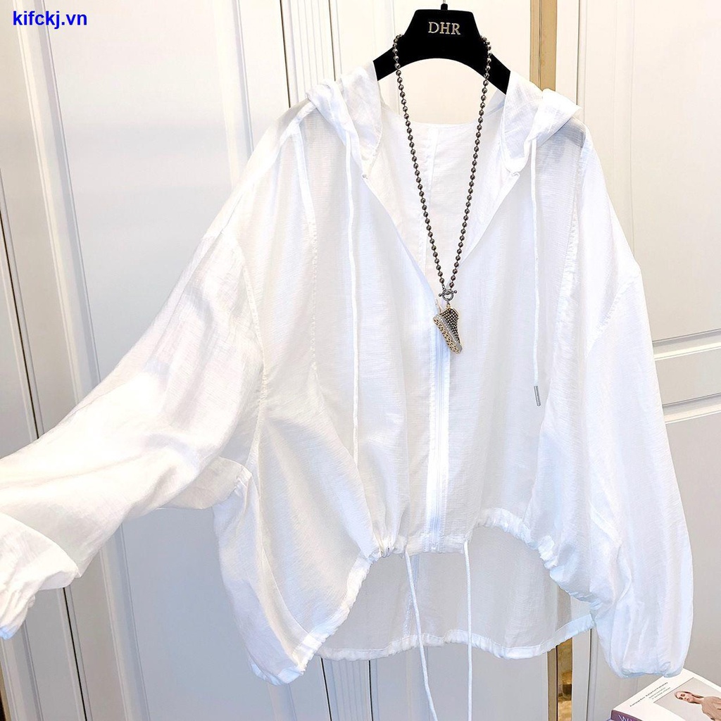 Áo khoác mỏng dáng rộng có nón thời trang mùa hè 2021 cho nữ