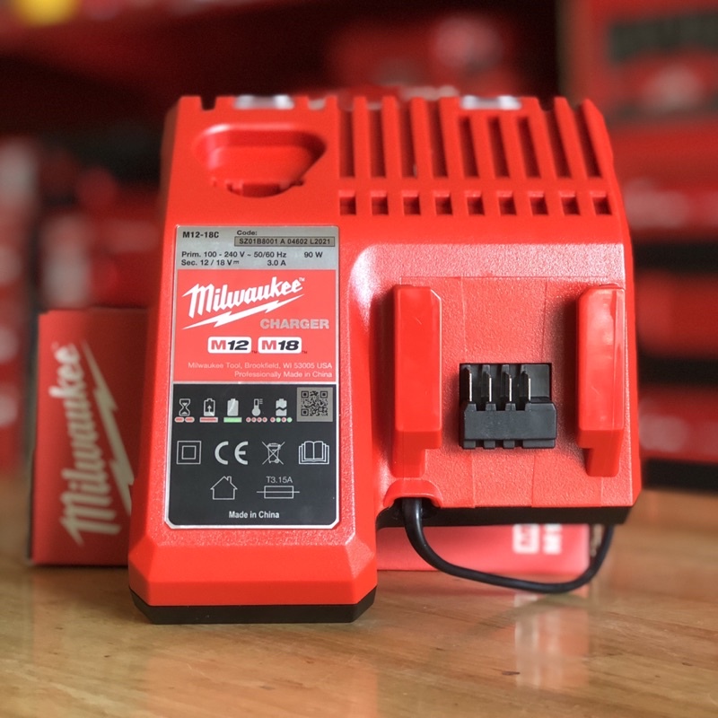Sạc Milwaukee M12-18C 220v