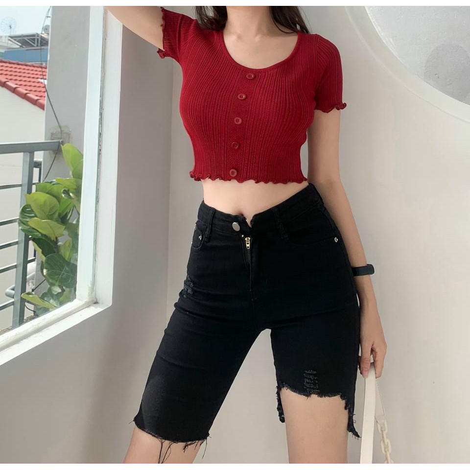 Aó thun gân nữ croptop tay ngắn cuốn biên có đính nút siêu xinh