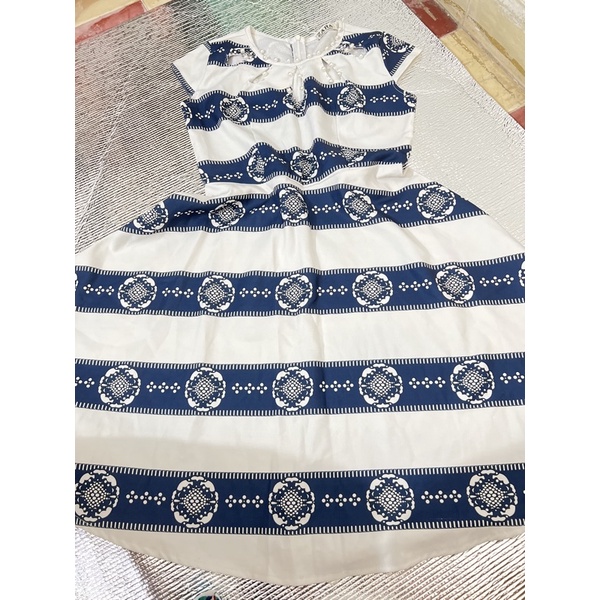 THANH LÝ TỦ ĐỒ :Đầm HOẠ TIẾT