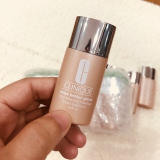 Kem nền Clinique Even Better Glow SPF 15 mini