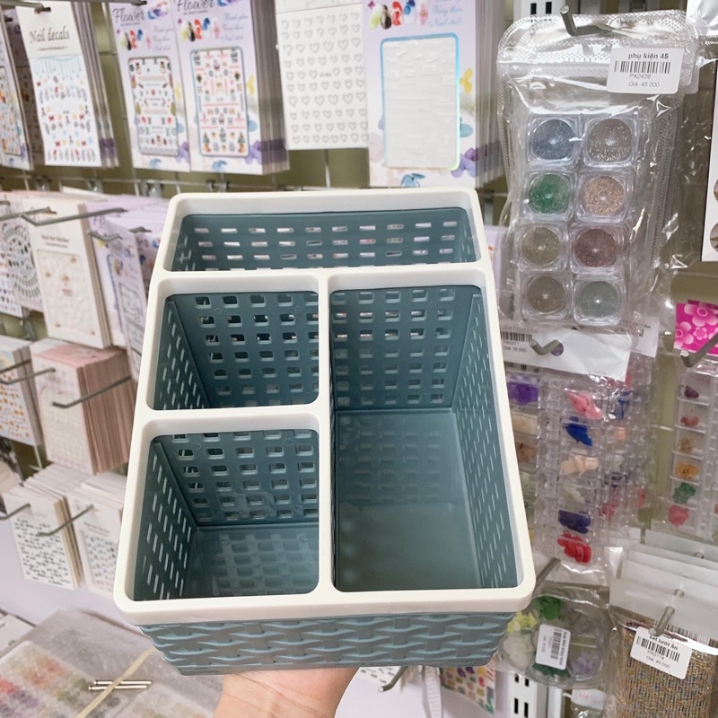 Rổ Nhựa Đựng Dụng Cụ Nail