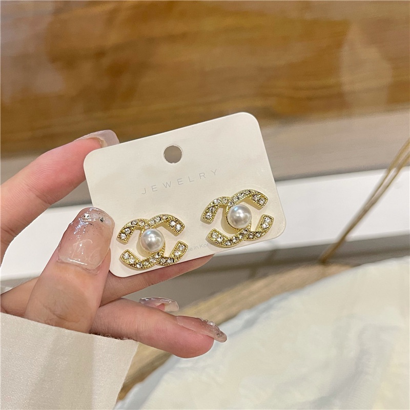 Khuyên Tai Đính Hạt Ngọc Trai Cao Cấp Sang Trọng