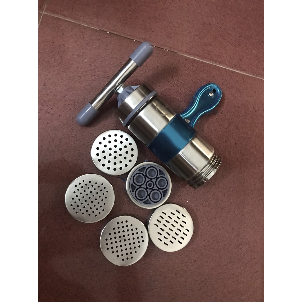 Máy làm cám thủ công 2ly và đùn sợi bún mì tươi