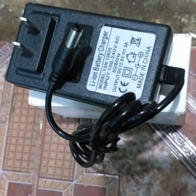 Sạc pin máy khoan cao cấp 12.6v 2a