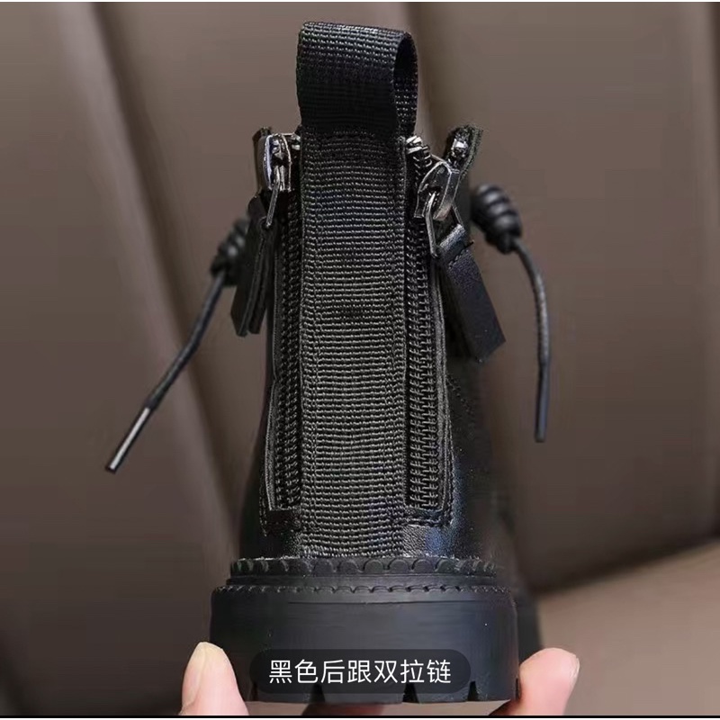 Giày boot bé trai bé gái nhiều mẫu có dây xích ngọc