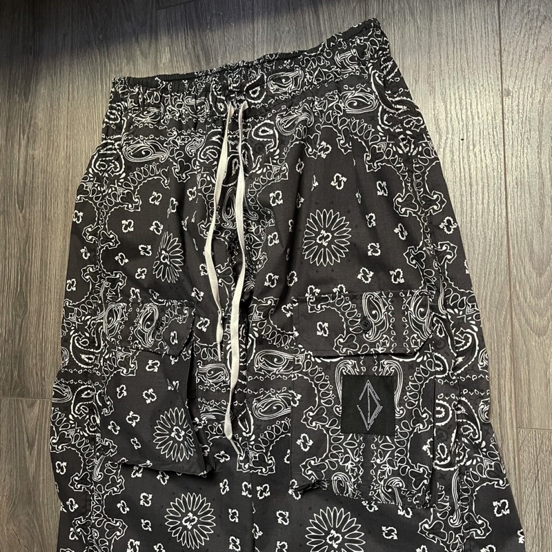 Bộ quần áo “TVD BLACK PAILEY BANDANA”