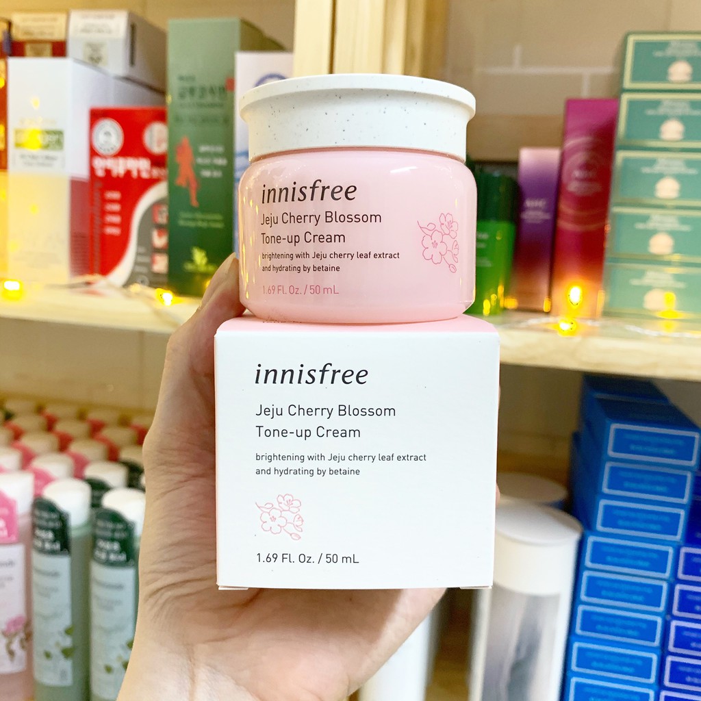 Kem dưỡng trắng Innisfree Jeju Cherry Blossom Tone Up Cream