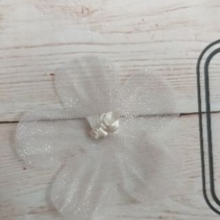 Hoa von màu trắng , size 4cm (25 hoa /8k)