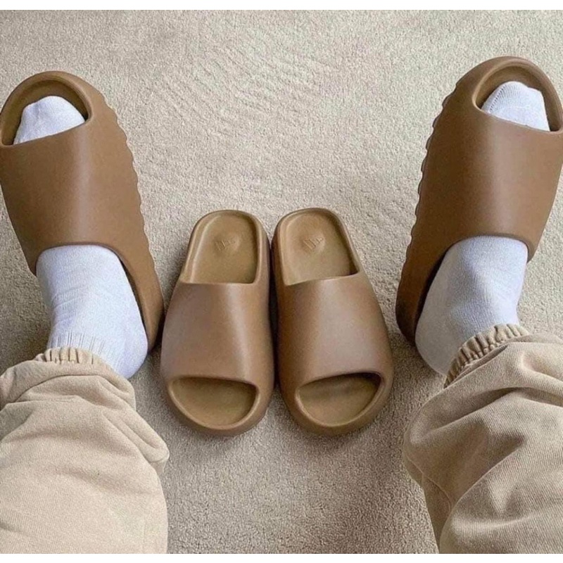 Dép yeeze bánh mỳ