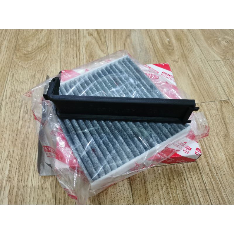 Nắp che và lọc gió than hoạt tính điều hòa Toyota Rush