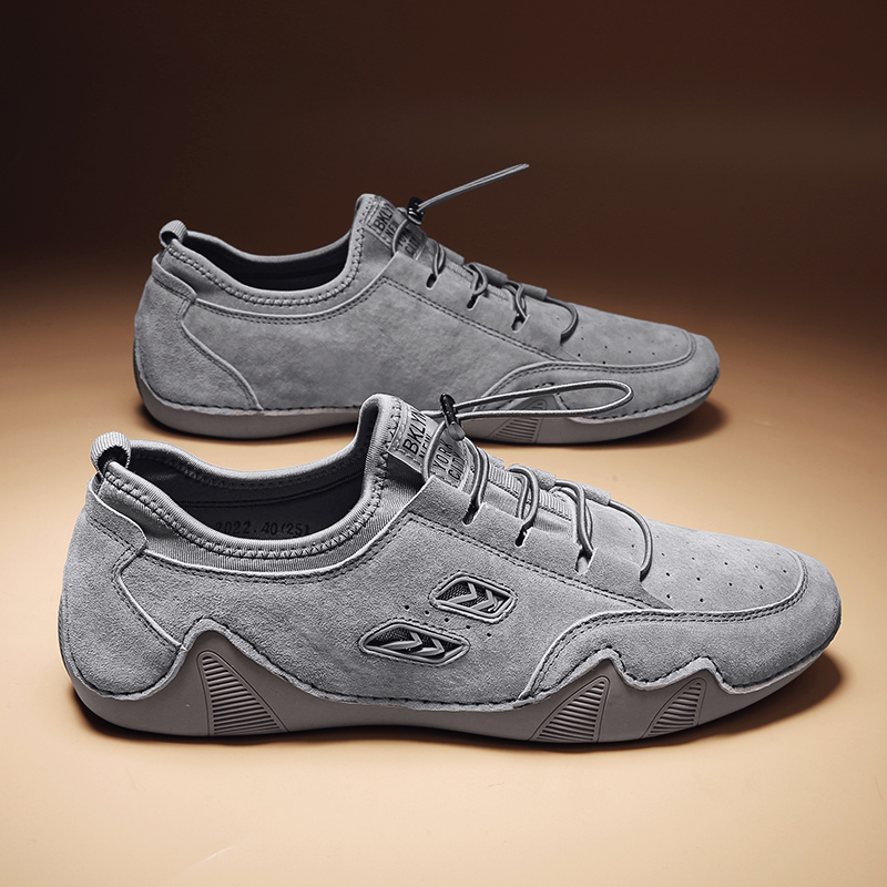 Giày thể thao thời trang cho nam khi leo núi