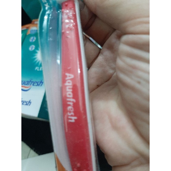 Bàn chải đánh răng Aquafresh