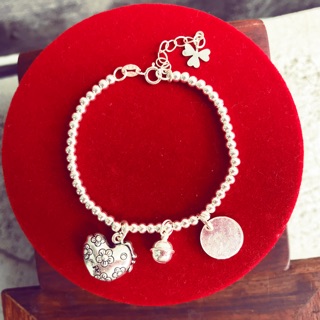Lắc bi charm gà