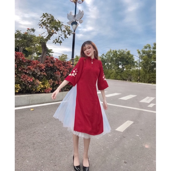 Áo dài nữ tay lỡ cổ tàu khoét giọt lệ thêu hoa tay áo hàng thiết kế vnt0122a03