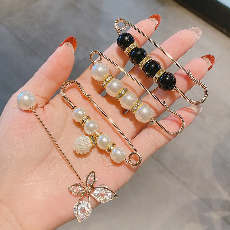 Set ghim quần áo hình thỏ hoa đính pha lê và ngọc trai thời trang