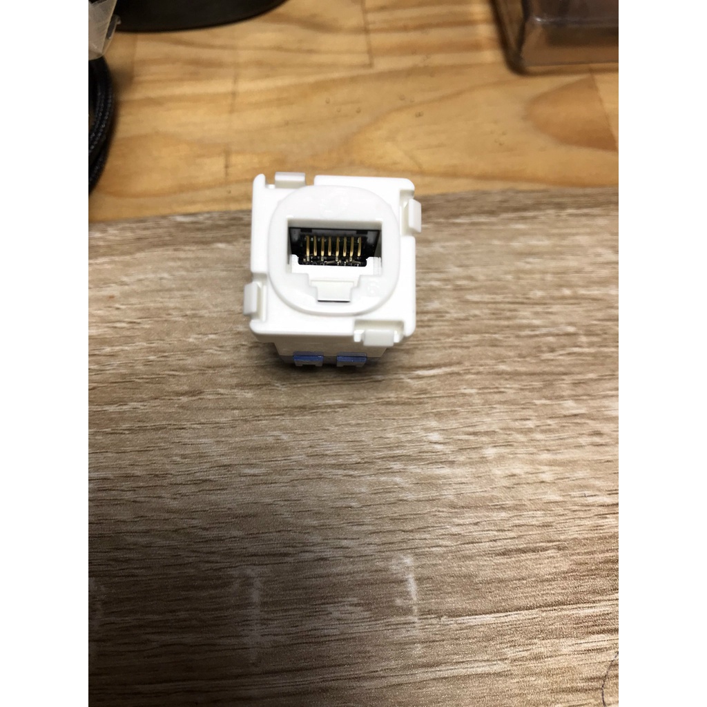 Ổ cắm mạng RJ45 CAT6 UTP VDIB17756UWE