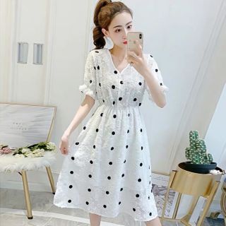 Đầm chấm bi, đầm trắng công chúa, cúc đính ngọc