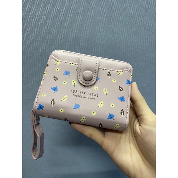 Pass ví cầm tay nhỏ