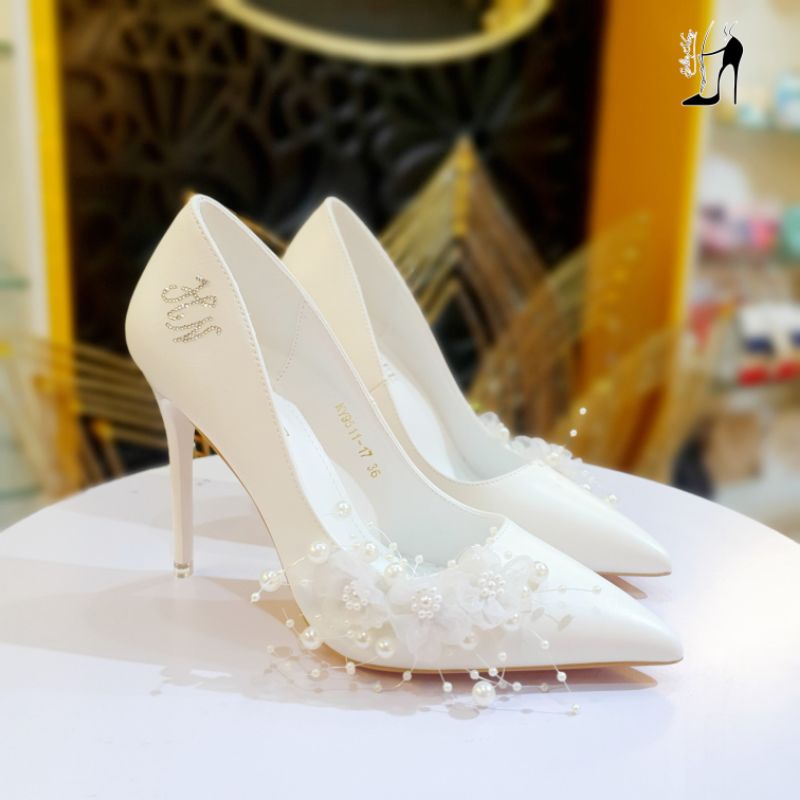 Giày cô dâu hình ảnh và video thực tế do Elie tự quay chụp. Miễn phí đính tên trên giày