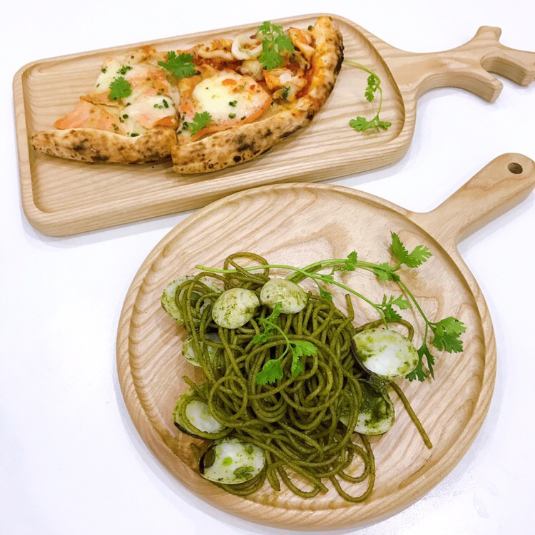 Khay gỗ đựng đồ ăn, bày pizza hình tròn tay cầm nhiều kích thước gỗ tần bì bày đồ ăn trang trí cực đẹp